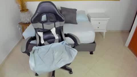 L U C C I A online show from September 2025 11:26:01 AM