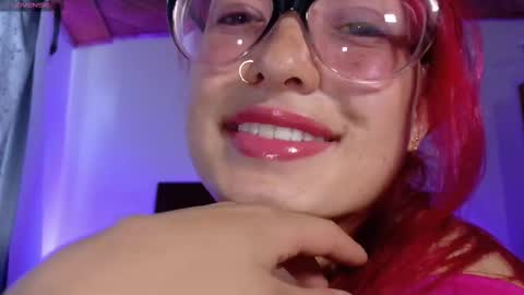 Luccy online show from November 2025 05:06:01 PM