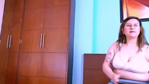 Luero  online show from October 2025 01:14:01 PM