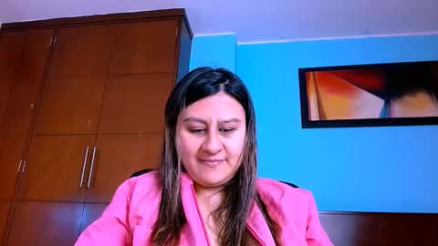 Luero  online show from November 2025 12:17:01 PM