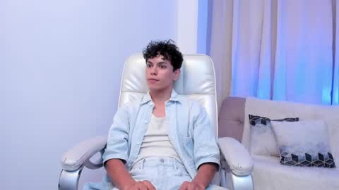 Snapshot of lucho6_9 chatting on March 2026 04:02:02 AM Lucho online show from March 2026 04:02:02 AM