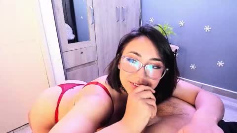 Snapshot of luci_fer15 chatting on February 2025 01:44:02 AM Luci y Fer online show from February 2025 01:44:02 AM
