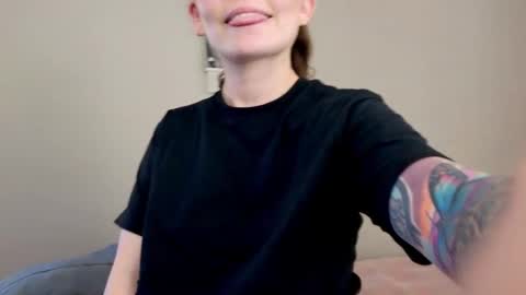 Snapshot of luci_fer15 chatting on March 2025 11:54:02 PM Luci y Fer online show from March 2025 11:54:02 PM