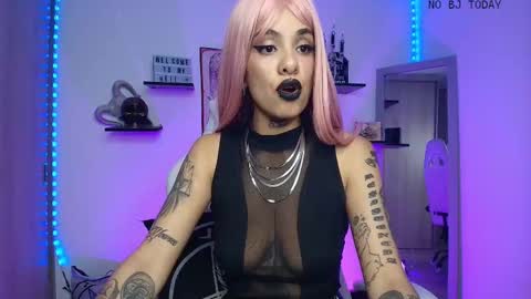 Snapshot of luci_fer_devil_1 chatting on October 2025 11:48:02 PM Veronica Rati online show from October 2025 11:48:02 PM