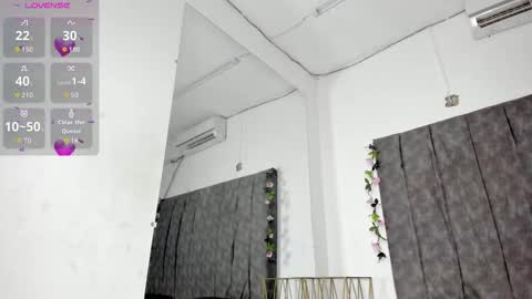 Snapshot of lucia78shy chatting on October 2025 11:25:02 PM lucia78shy online show from October 2025 11:25:02 PM