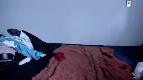 Snapshot of lucia_fuster chatting on December 2024 08:01:02 PM Lucia online show from December 2024 08:01:02 PM