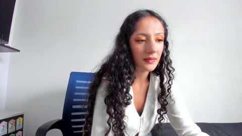 Snapshot of lucia_fuster chatting on September 2025 08:35:02 PM Lucia online show from September 2025 08:35:02 PM