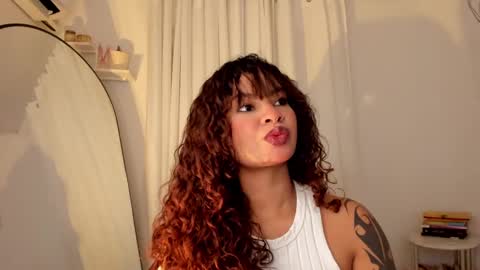 Lucia online show from January 2025 06:57:02 PM