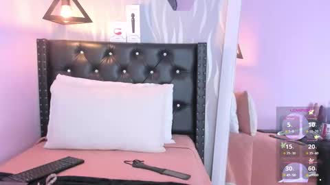 Lucia online show from April 2026 07:19:01 PM