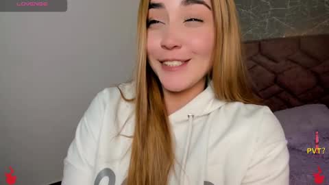 Snapshot of lucia_star_ chatting on December 2024 01:00:02 AM lucia star online show from December 2024 01:00:02 AM