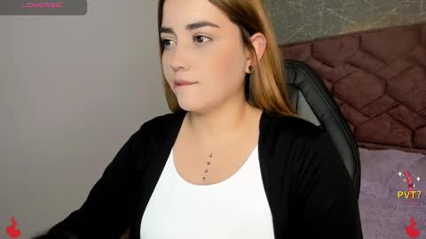 Snapshot of lucia_star_ chatting on December 2024 07:11:02 PM lucia star online show from December 2024 07:11:02 PM