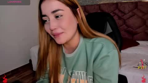 Snapshot of lucia_star_ chatting on December 2024 09:41:01 PM lucia star online show from December 2024 09:41:01 PM