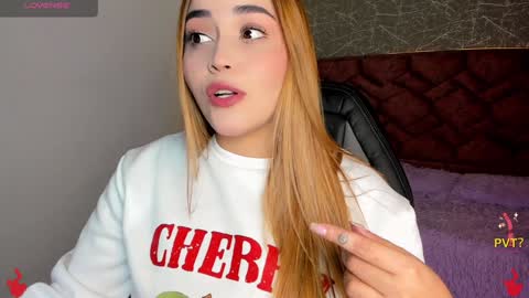 Snapshot of lucia_star_ chatting on January 2025 07:18:01 PM lucia star online show from January 2025 07:18:01 PM