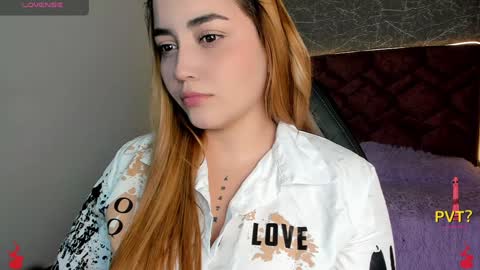 Snapshot of lucia_star_ chatting on February 2025 07:33:01 PM lucia star online show from February 2025 07:33:01 PM