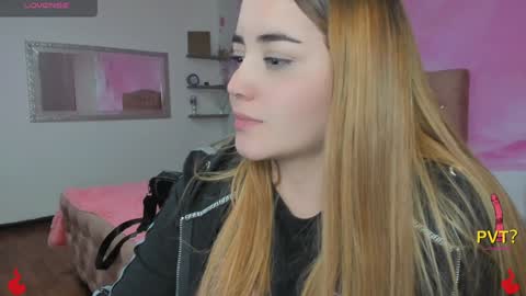 Snapshot of lucia_star_ chatting on February 2025 09:03:01 AM lucia star online show from February 2025 09:03:01 AM