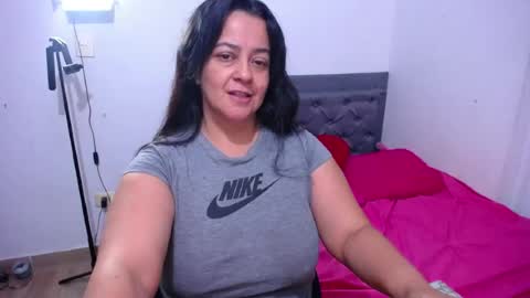 Lucia Vonne online show from June 2026 01:04:01 AM
