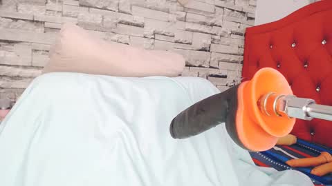 luciaaah online show from February 2025 08:49:01 PM