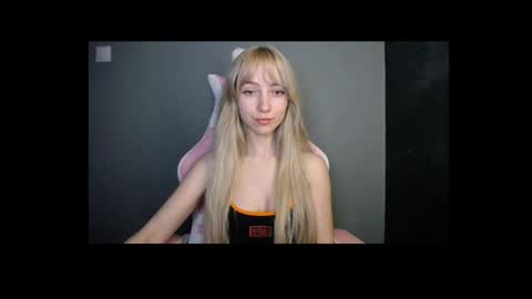 Lucy online show from April 2026 09:39:33 PM