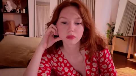 Lucia online show from September 2025 04:08:02 PM