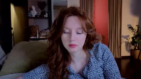 Lucia online show from October 2025 06:21:01 PM