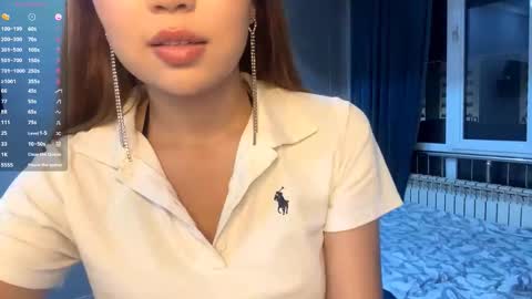 Snapshot of lucialostroh chatting on January 2026 01:13:01 PM Kira online show from January 2026 01:13:01 PM