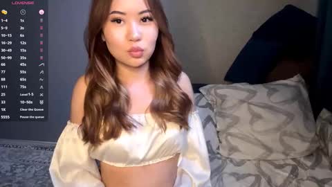 Snapshot of lucialostroh chatting on January 2026 08:09:02 AM Kira online show from January 2026 08:09:02 AM