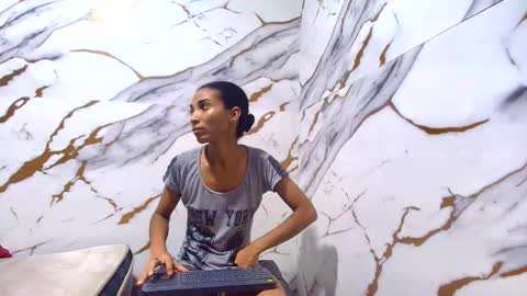 Luciana online show from June 2026 08:22:01 PM