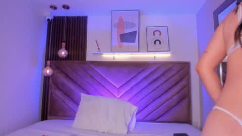 Snapshot of lucianasmith_ chatting on February 2025 03:39:02 PM Luci online show from February 2025 03:39:02 PM