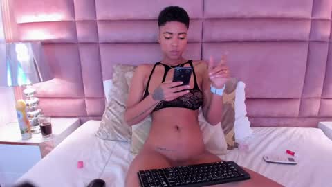  lucia wallace  online show from February 2025 02:33:02 AM