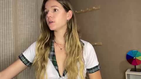 Lucie hot follow me on  online show from October 2025 06:16:02 PM