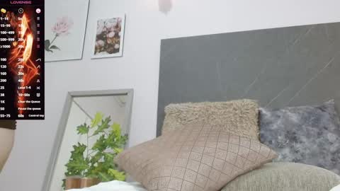 Lucie   online show from January 2025 10:44:01 PM