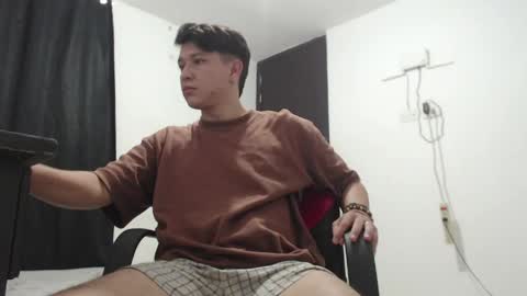 Snapshot of lucifeeer_666 chatting on April 2026 08:28:02 PM Fernando online show from April 2026 08:28:02 PM