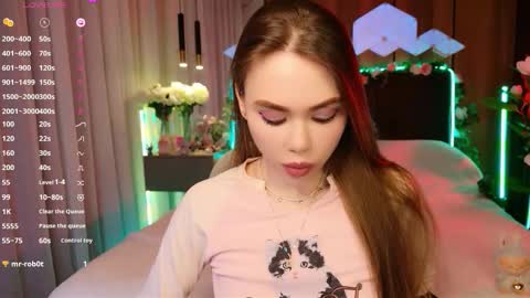 MimiFors online show from November 2025 05:49:01 PM