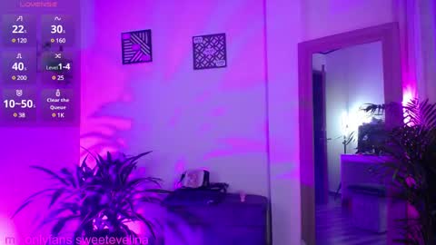 Snapshot of luciiana_lol chatting on January 2025 08:18:02 AM luciiana online show from January 2025 08:18:02 AM