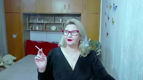 Snapshot of lucillefenlys chatting on May 2026 07:09:02 PM Lucille Fenly online show from May 2026 07:09:02 PM