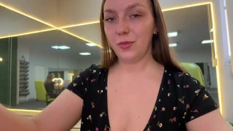 lucky_foryou_baby online show from April 2026 10:19:02 AM