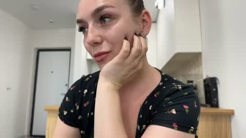 lucky_foryou_baby online show from June 2026 03:00:02 PM