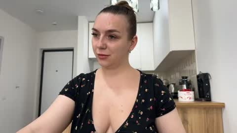 lucky_foryou_baby online show from June 2026 09:40:01 AM