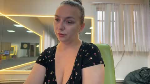 lucky_foryou_baby online show from July 2026 09:00:02 AM
