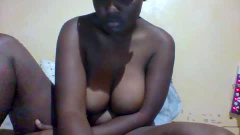 lucky_rose7 online show from July 2026 02:33:01 PM