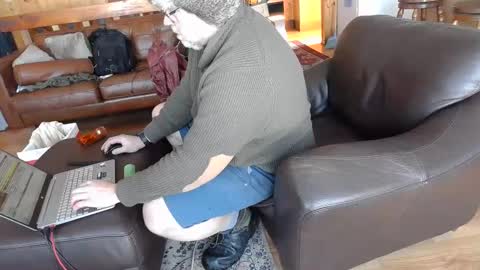 Snapshot of luckyblondecouple chatting on December 2024 03:44:02 PM LuckyBlondeCouple online show from December 2024 03:44:02 PM