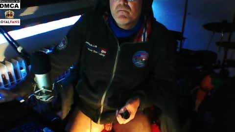 Snapshot of luckyfreak1 chatting on March 2025 02:08:02 AM call me Stefan online show from March 2025 02:08:02 AM