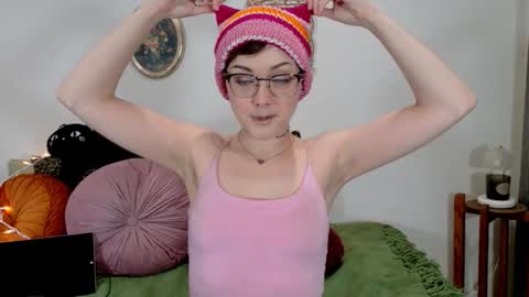 Snapshot of luckyjadestone chatting on October 2025 12:19:02 PM Jade online show from October 2025 12:19:02 PM