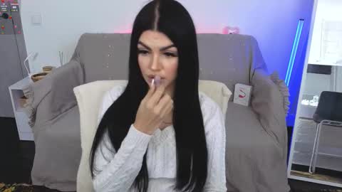 Monika online show from September 2025 11:37:01 AM