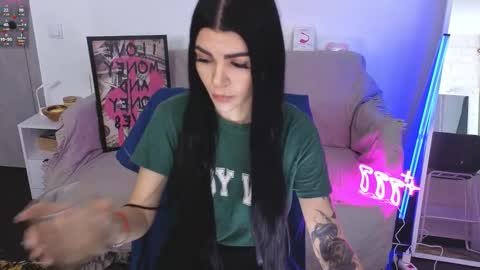 Monika online show from October 2025 11:56:02 AM