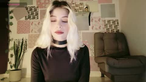 luckysapphire777 online show from June 2026 12:38:02 PM