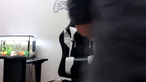 Snapshot of luckyshot91 chatting on January 2025 07:29:01 PM luckyshot91 online show from January 2025 07:29:01 PM