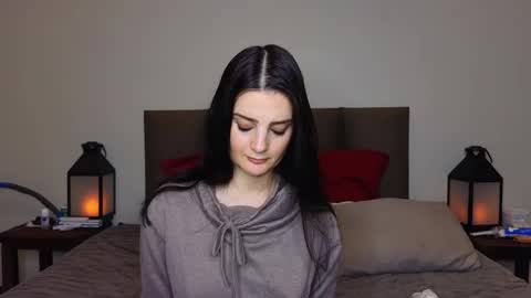 Lucy online show from September 2025 09:15:02 PM