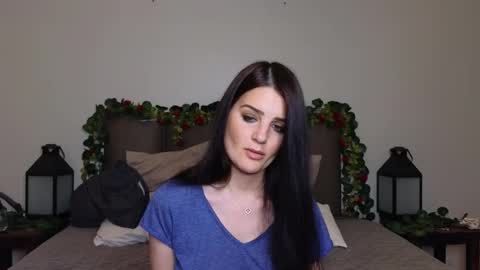 Lucy online show from November 2025 09:14:02 PM