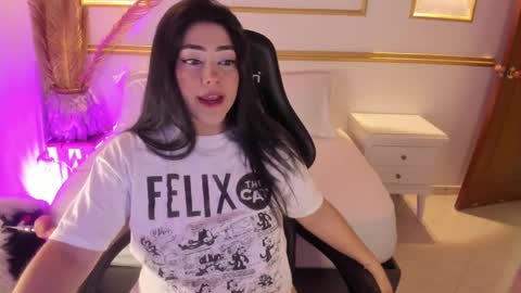 Snapshot of lucy266_ chatting on January 2025 02:27:01 AM lucy online show from January 2025 02:27:01 AM